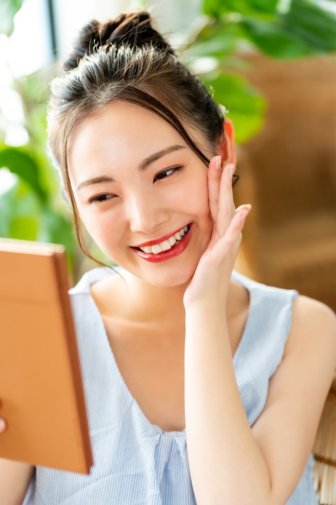 スマイルライン　矯正　美人